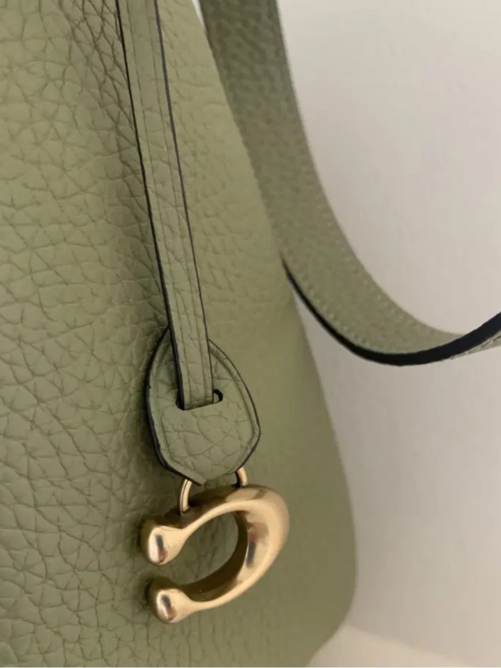Coach Cary Soft Pebble Leather Shoulder Bag with Convertible Straps - Picture 3 of 10